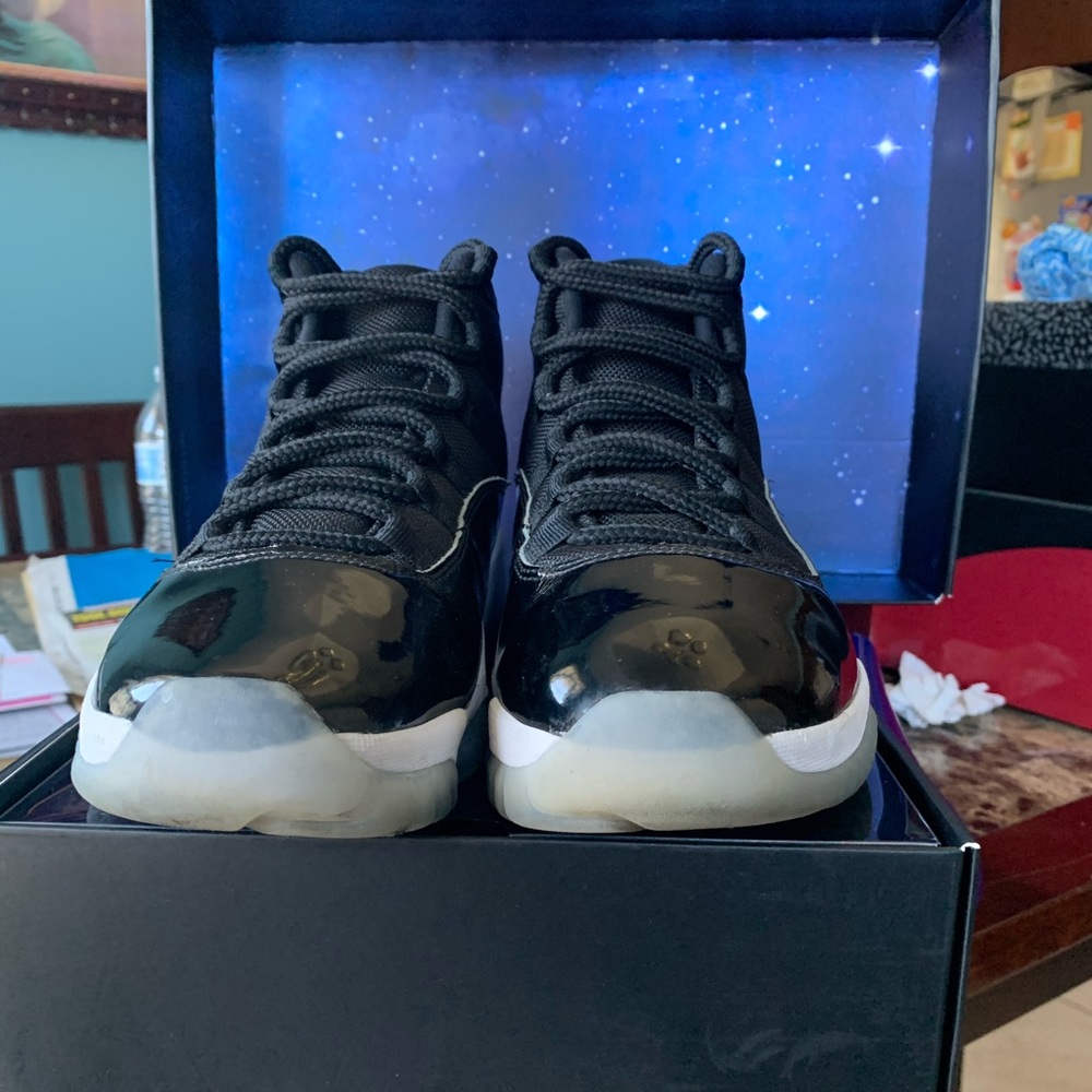 Retro 11 SpaceJam Size 8.5
